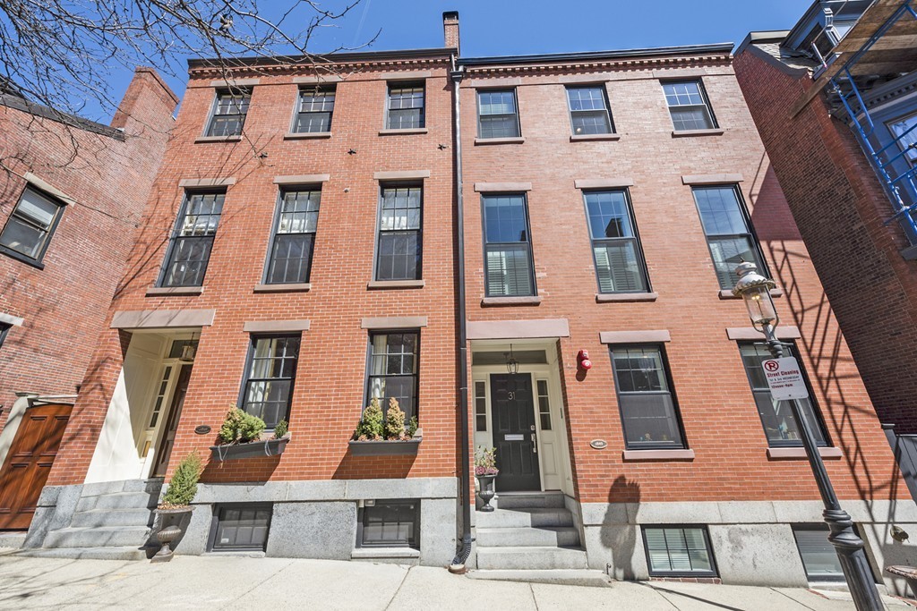 31 Mt Vernon Street, Unit 2 Boston, MA 02129 - Photo 2 of 25