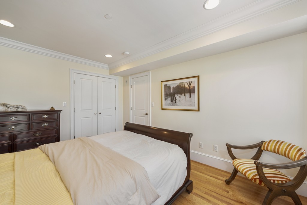 31 Mt Vernon Street, Unit 2 Boston, MA 02129 - Photo 10 of 25