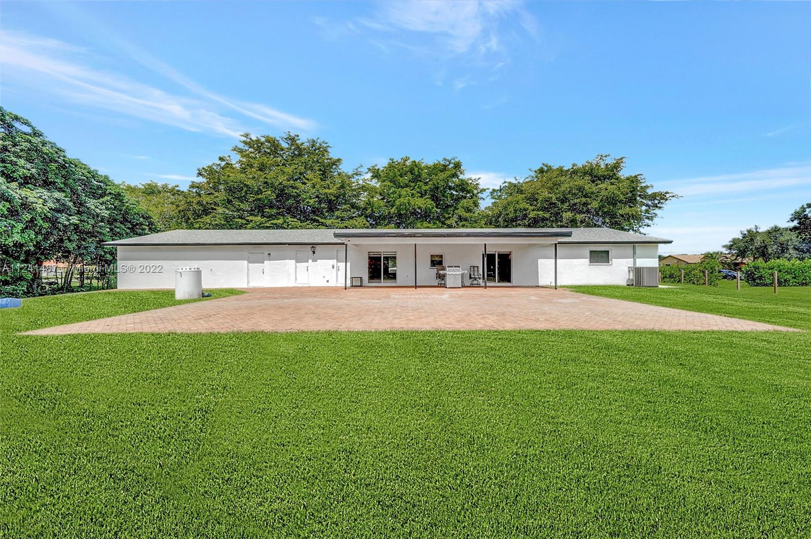 4860 Southwest 196th Lane Southwest Ranches, FL 33332 - Photo 3 of 59 Gallery Image 3
