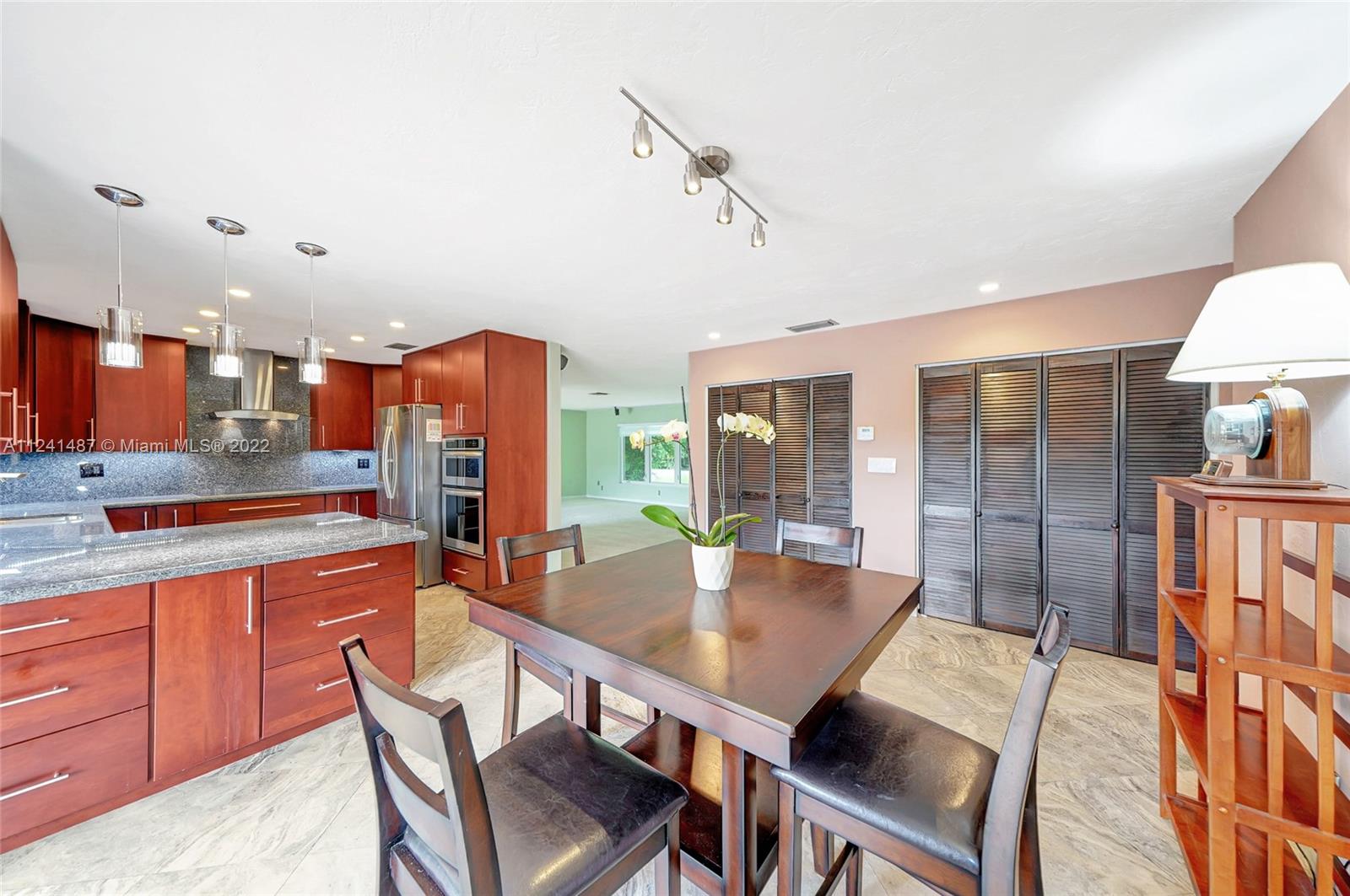 4860 Southwest 196th Lane Southwest Ranches, FL 33332 - Photo 6 of 59 Gallery Image 6