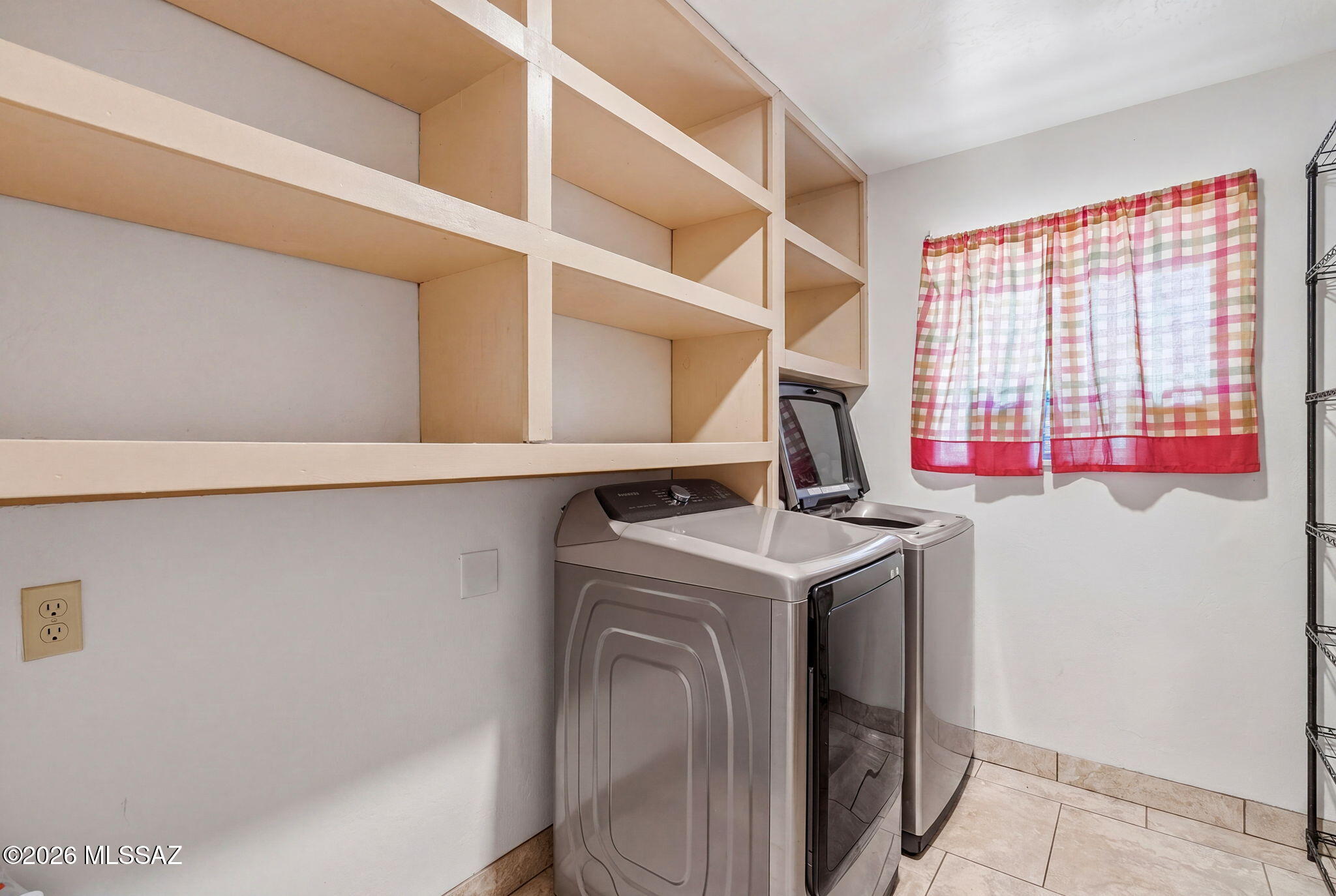 5645 South Caballo Road Tucson, AZ 85746 - Photo 30 of 43 Laundrty room