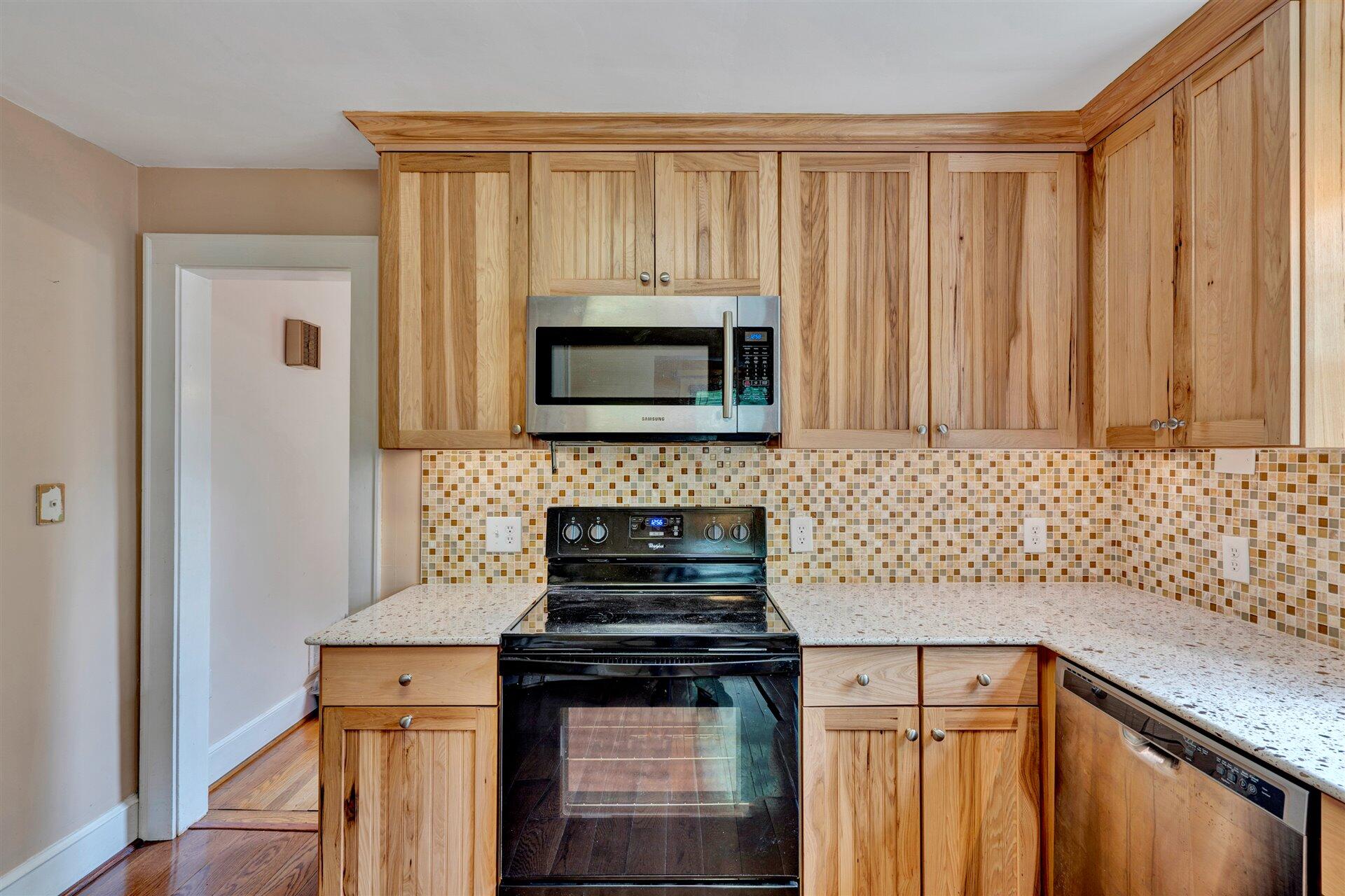 1827 Warrington Road Southwest Roanoke, VA 24015 - Photo 11 of 21 14-DSC1100