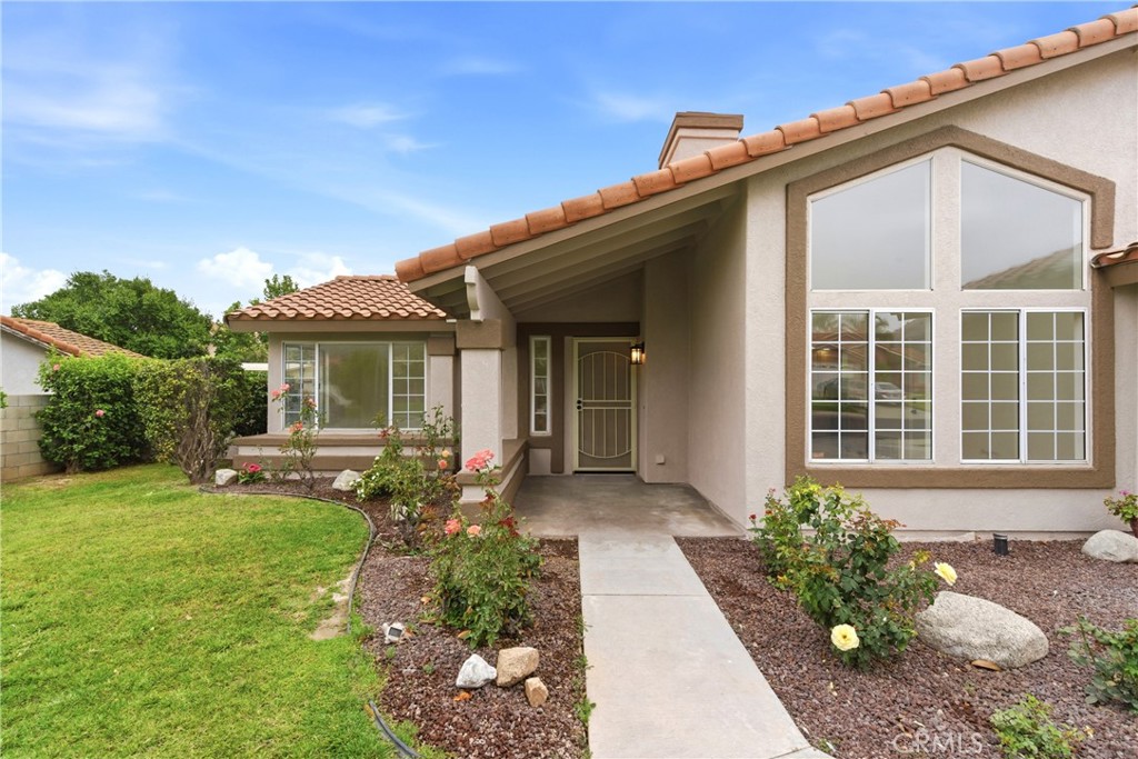 11034 Sierra Tree Lane Riverside, CA 92505 - Photo 5 of 25