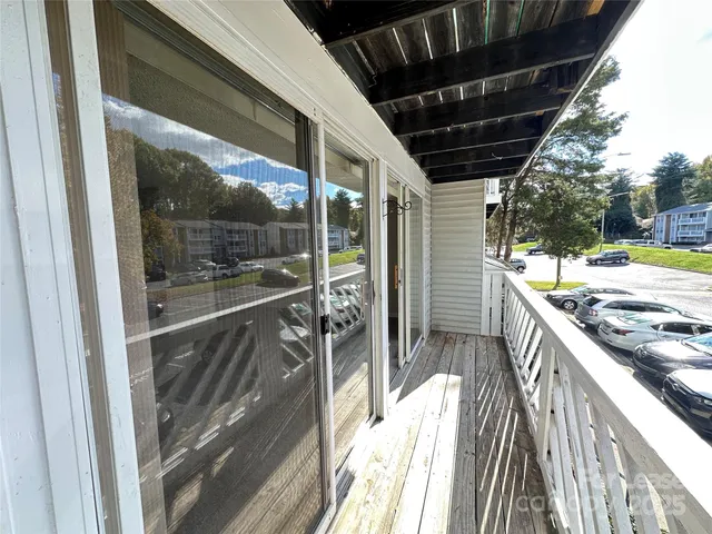 $1,149 | 9520 Shannon Green Drive, Unit E, Charlotte, NC 28213