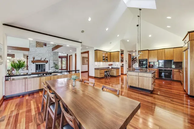 $1,580,000 | 132 North Wynstone Drive, North Barrington, IL 60010