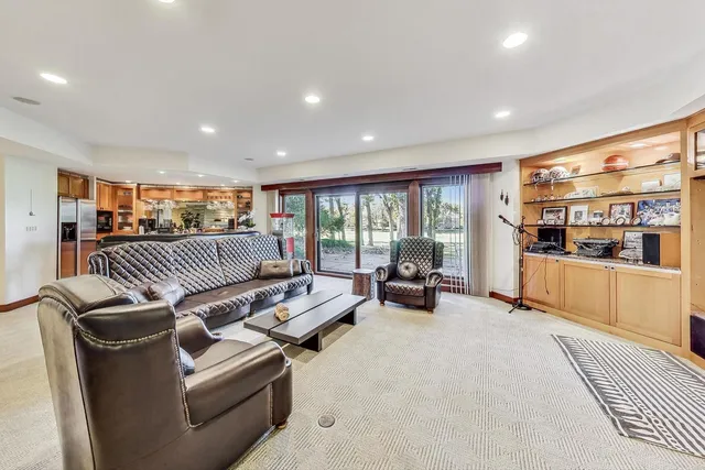 $1,580,000 | 132 North Wynstone Drive, North Barrington, IL 60010