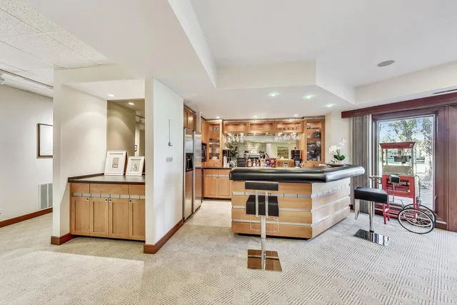 $1,580,000 | 132 North Wynstone Drive, North Barrington, IL 60010