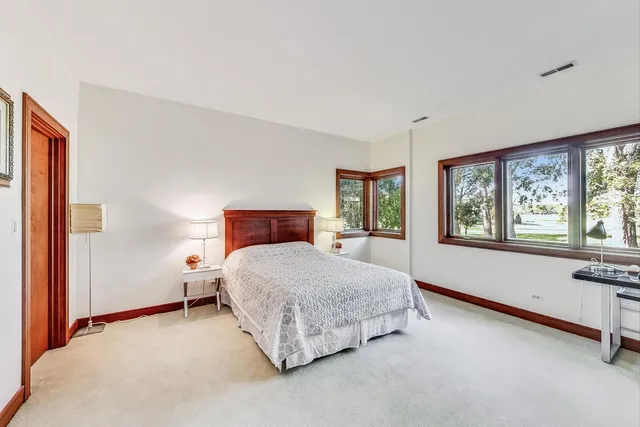 $1,580,000 | 132 North Wynstone Drive, North Barrington, IL 60010