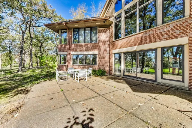 $1,580,000 | 132 North Wynstone Drive, North Barrington, IL 60010