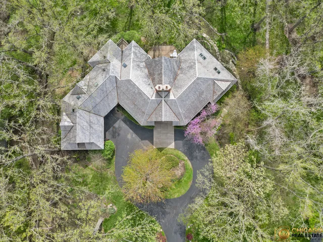 $1,580,000 | 132 North Wynstone Drive, North Barrington, IL 60010