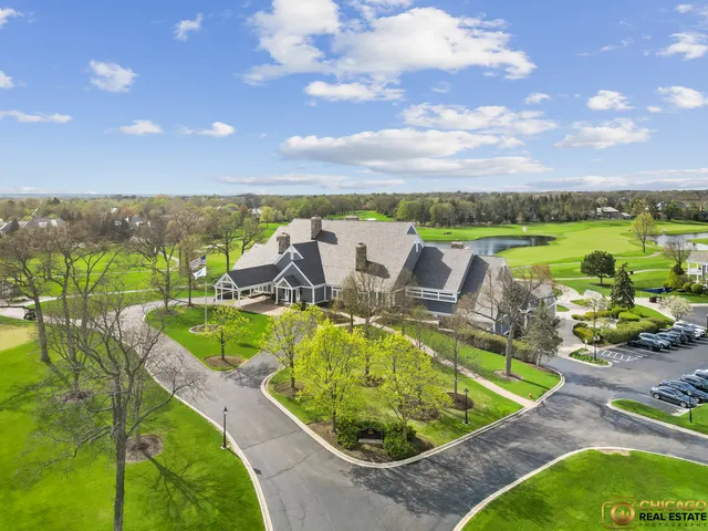 $1,580,000 | 132 North Wynstone Drive, North Barrington, IL 60010