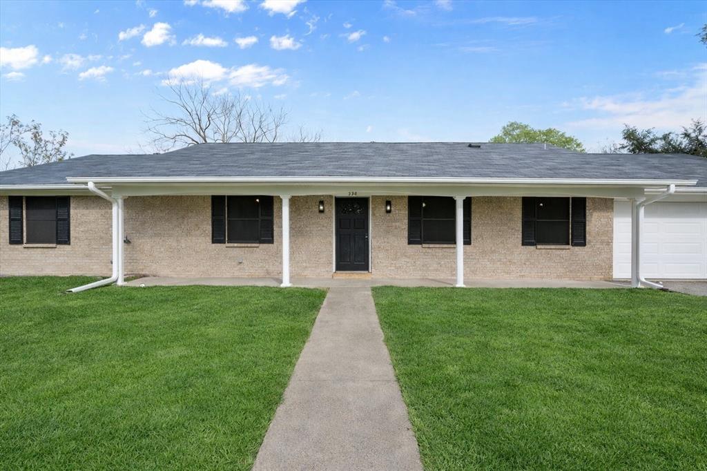 536 Robindale Lane Fairfield, TX 75840 - Photo 1 of 38 a front view of a house with yard