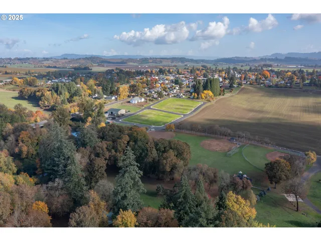 $175,000 | 4 Block 6, Carlton, OR 97111