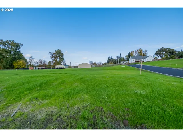 $175,000 | 4 Block 6, Carlton, OR 97111