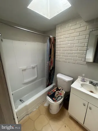 $800 | 1516 Hazel Street, Unit 2, Curtis Bay, MD 21226
