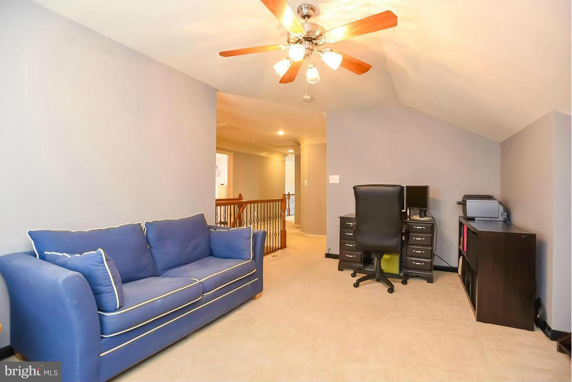 8700 Lords View Loop Gainesville, VA 20155 - Photo 18 of 30 Upper Level "Great Room"