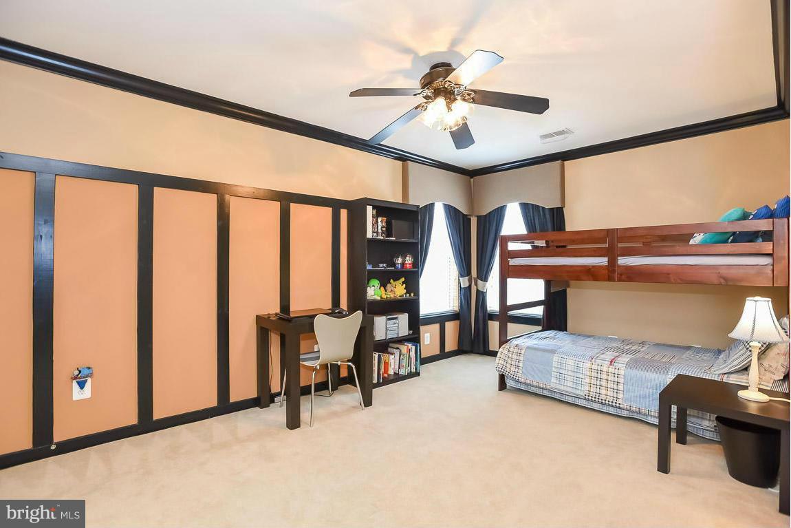 8700 Lords View Loop Gainesville, VA 20155 - Photo 25 of 30 Bedroom