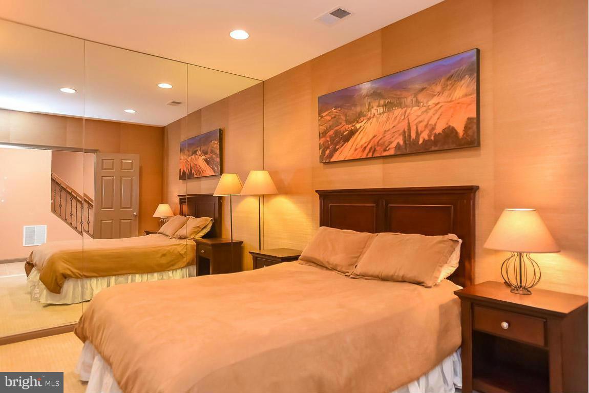 8700 Lords View Loop Gainesville, VA 20155 - Photo 29 of 30 Den/5th Bedroom