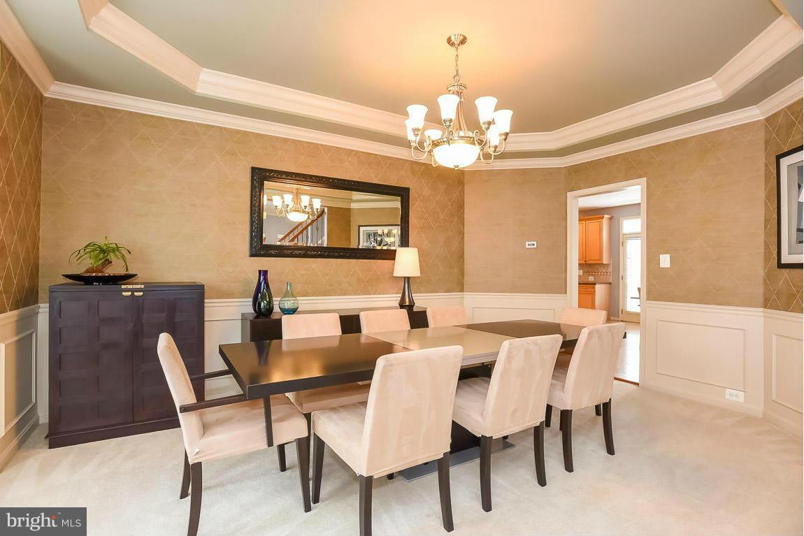 8700 Lords View Loop Gainesville, VA 20155 - Photo 4 of 30 Dining Room