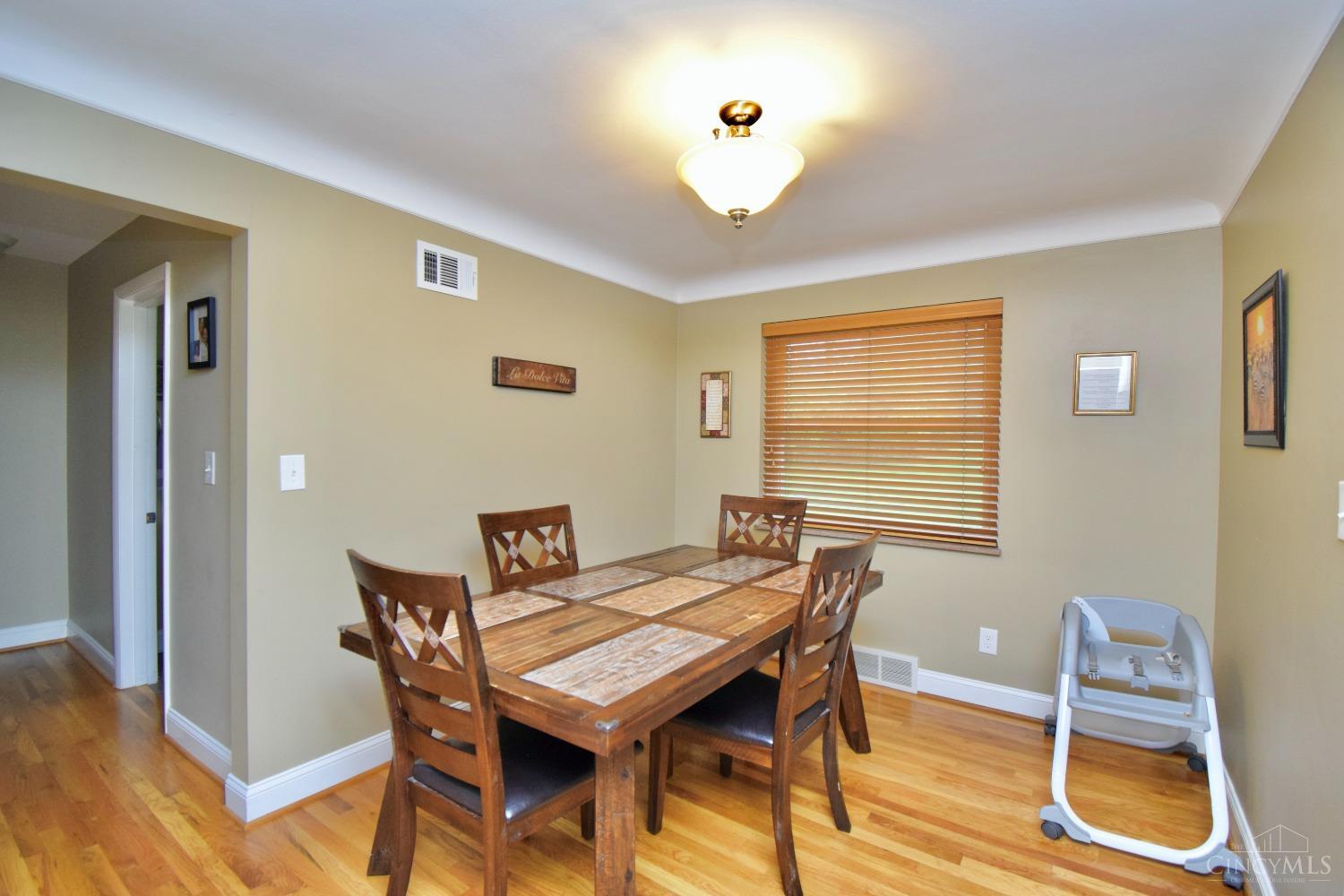 1043 West Galbraith Road Cincinnati, OH 45224 - Photo 5 of 30 Gallery Image 5