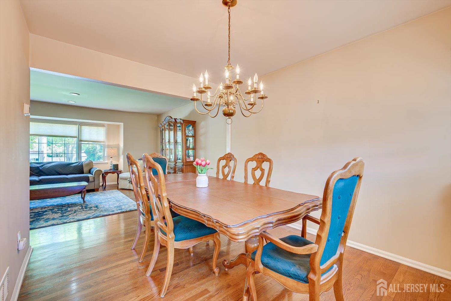27 Eileen Way Edison, NJ 08837 - Photo 21 of 42