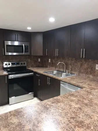 $3,200 | 3796 Southwest 88th Court, Unit 3798, Miami, FL 33165