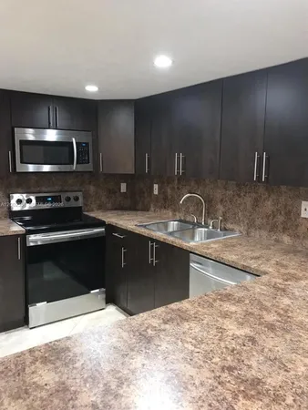 $3,200 | 3796 Southwest 88th Court, Unit 3798, Miami, FL 33165