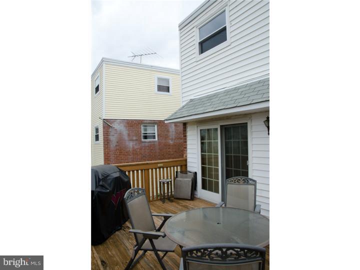 3468 Holyoke Road Philadelphia, PA 19114 - Photo 14 of 16 Deck
