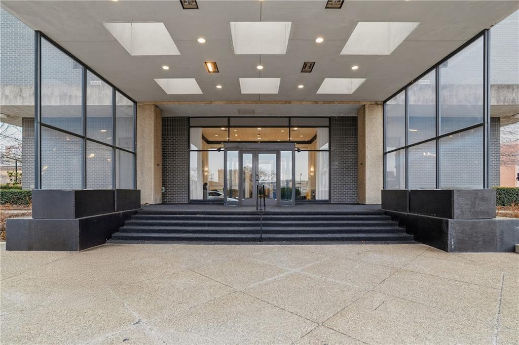 112 Washington Place, Unit 8K Pittsburgh, PA 15219 - Photo 34 of 35