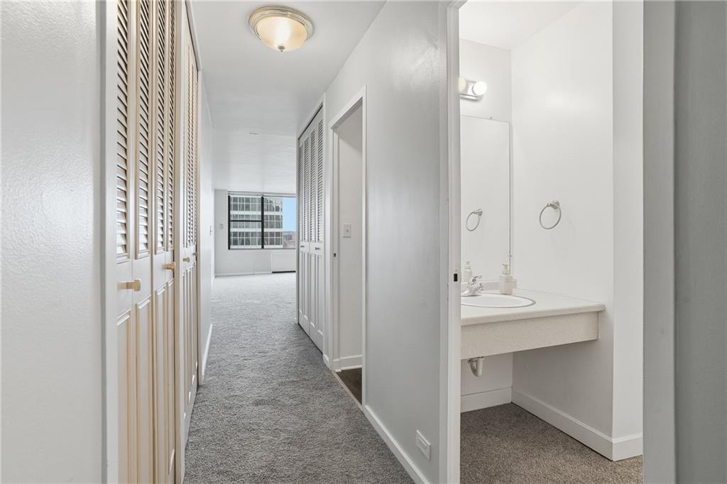 112 Washington Place, Unit 8K Pittsburgh, PA 15219 - Photo 9 of 35