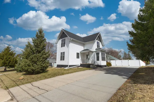 $259,900 | 318 South Mill Street, Hortonville, WI 54944