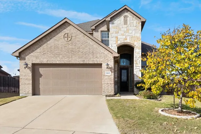 $3,100 | 5805 Canyon Oaks Lane, Fort Worth, TX 76137