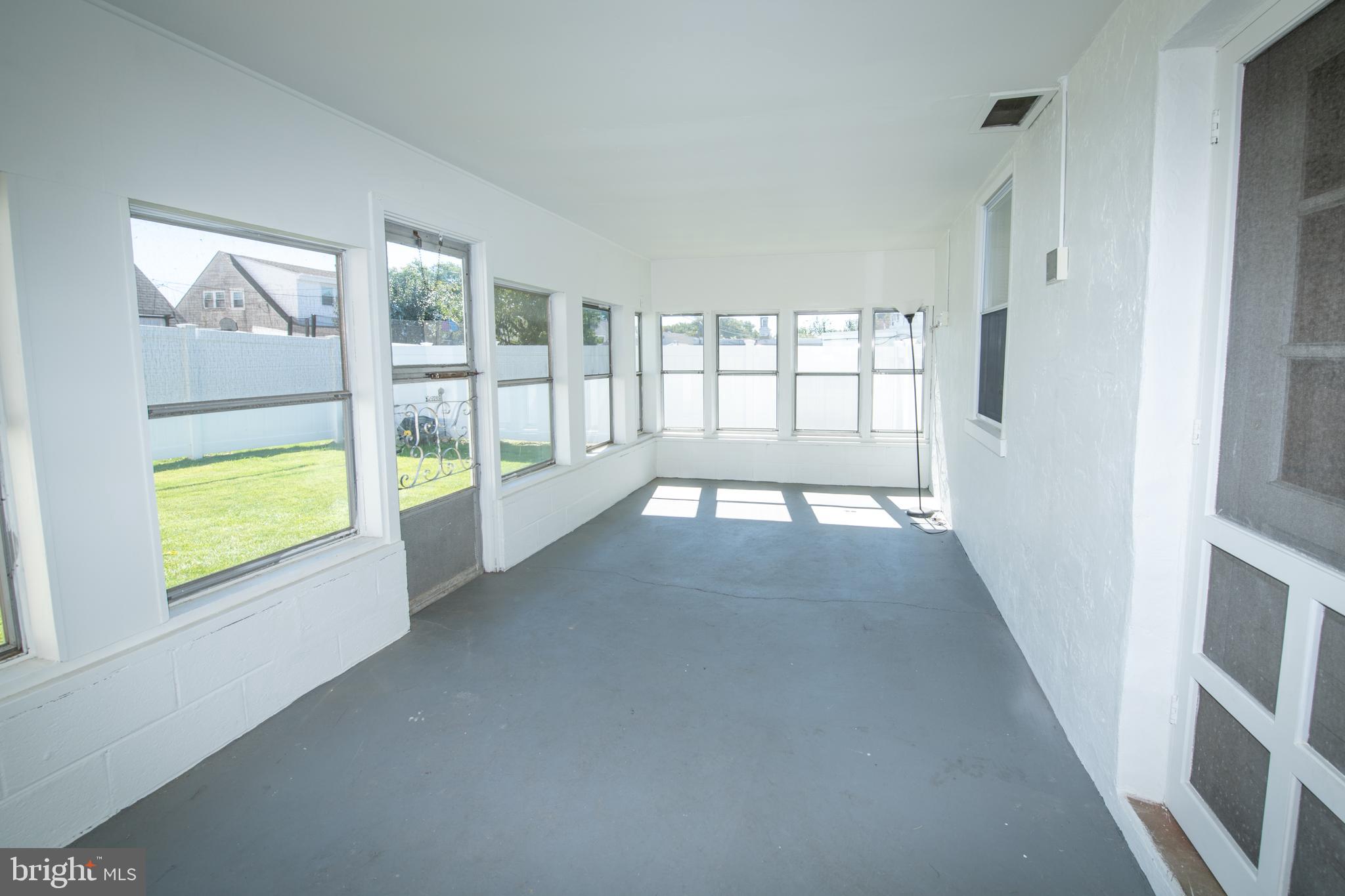 9243 Annapolis Road Philadelphia, PA 19114 - Photo 39 of 45 Sunroom