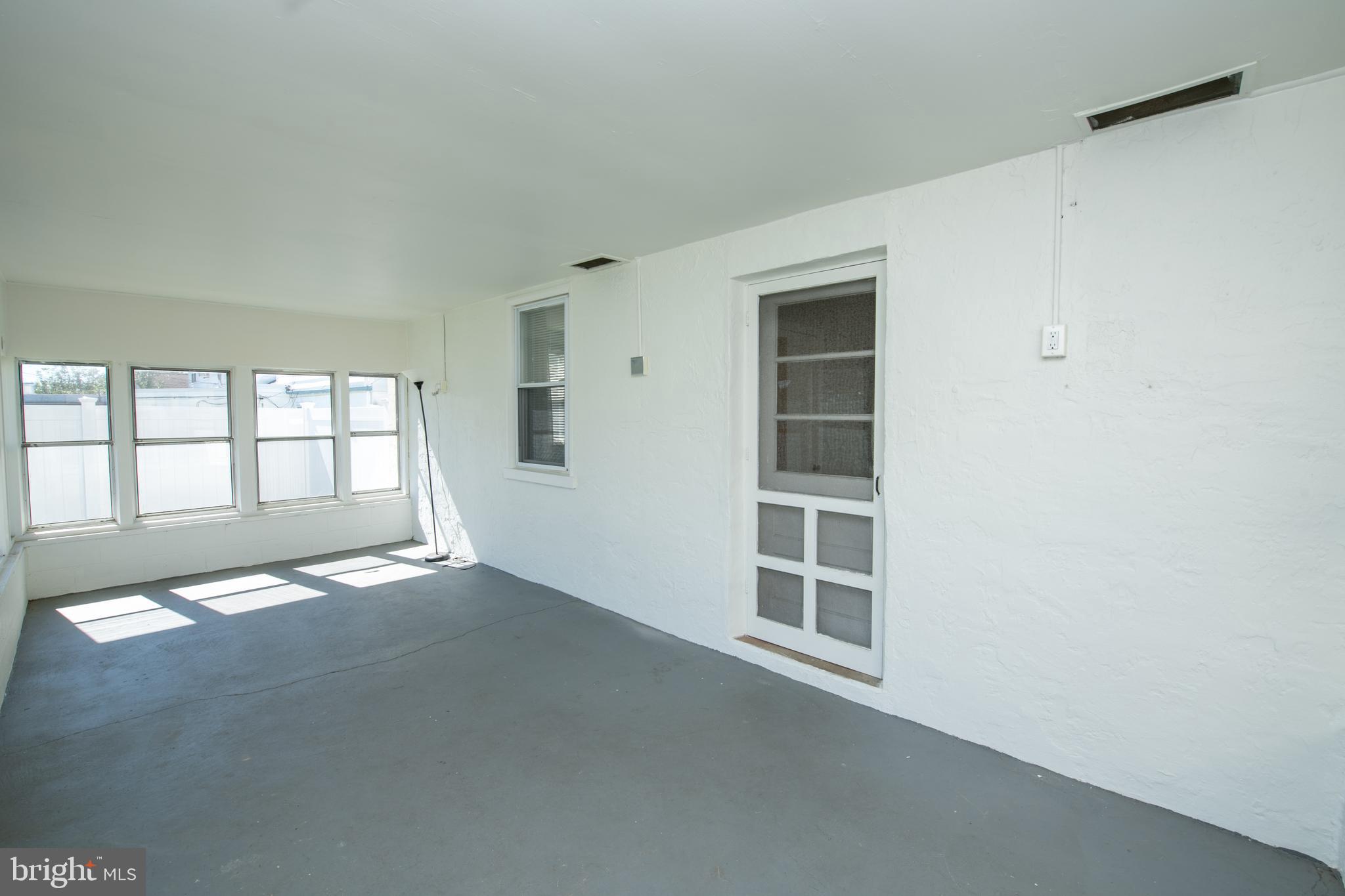 9243 Annapolis Road Philadelphia, PA 19114 - Photo 40 of 45 Sunroom