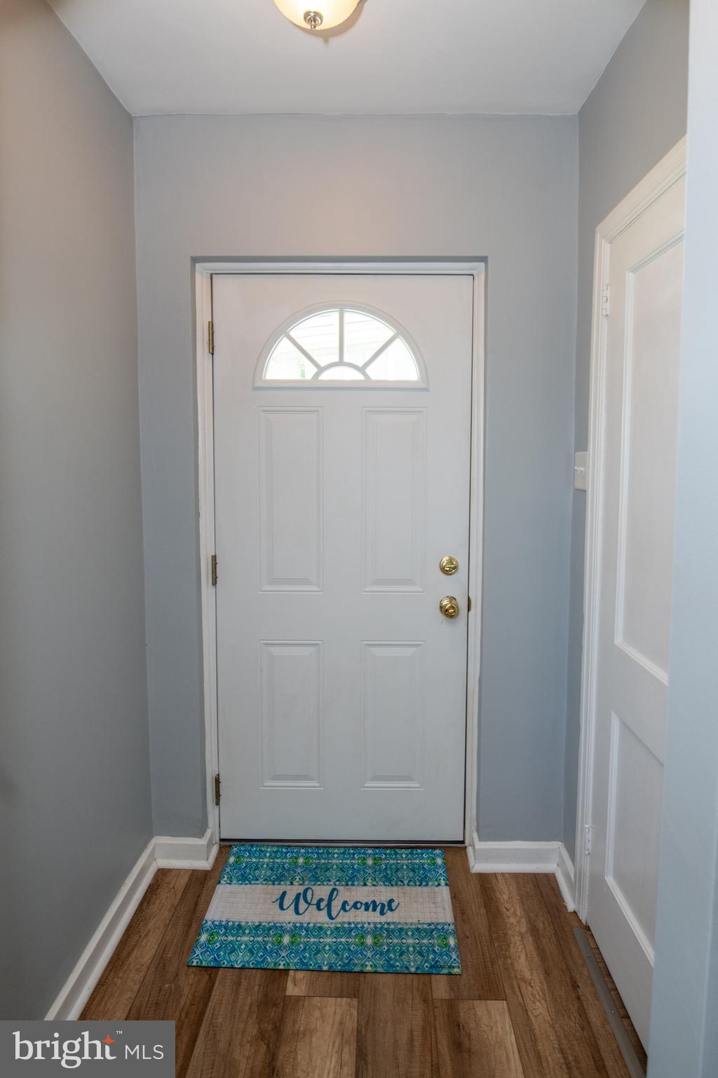 9243 Annapolis Road Philadelphia, PA 19114 - Photo 8 of 45 Foyer