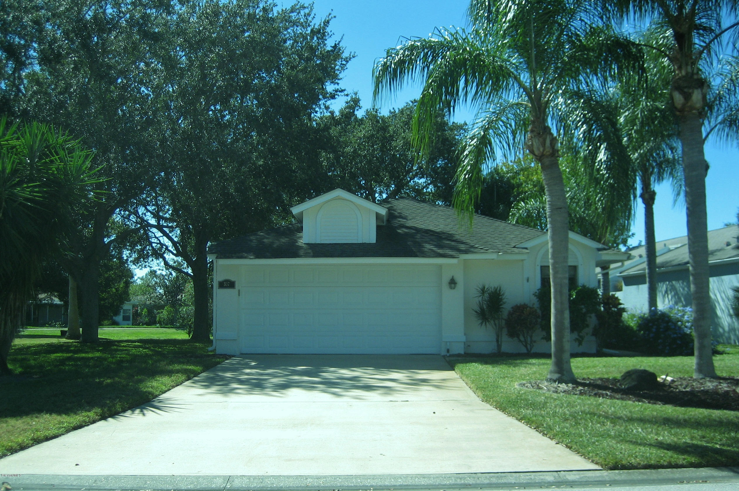 337 Myrtlewood Road Melbourne, FL 32940 - Photo 3 of 21 IMG_5710