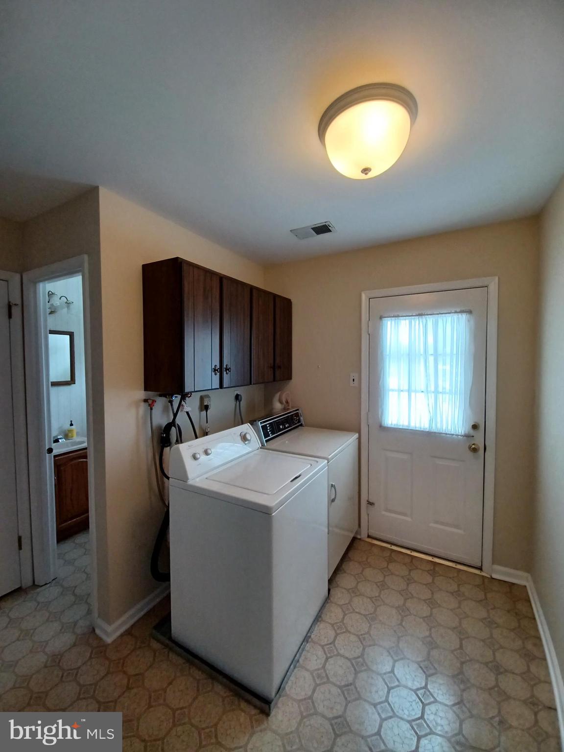 2809 Forge Place Doylestown, PA 18902 - Photo 19 of 35 Laundry room