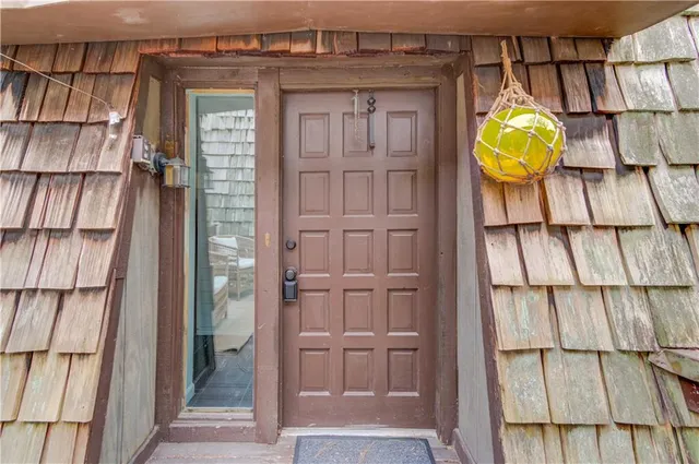 a view of an entryway with a window
