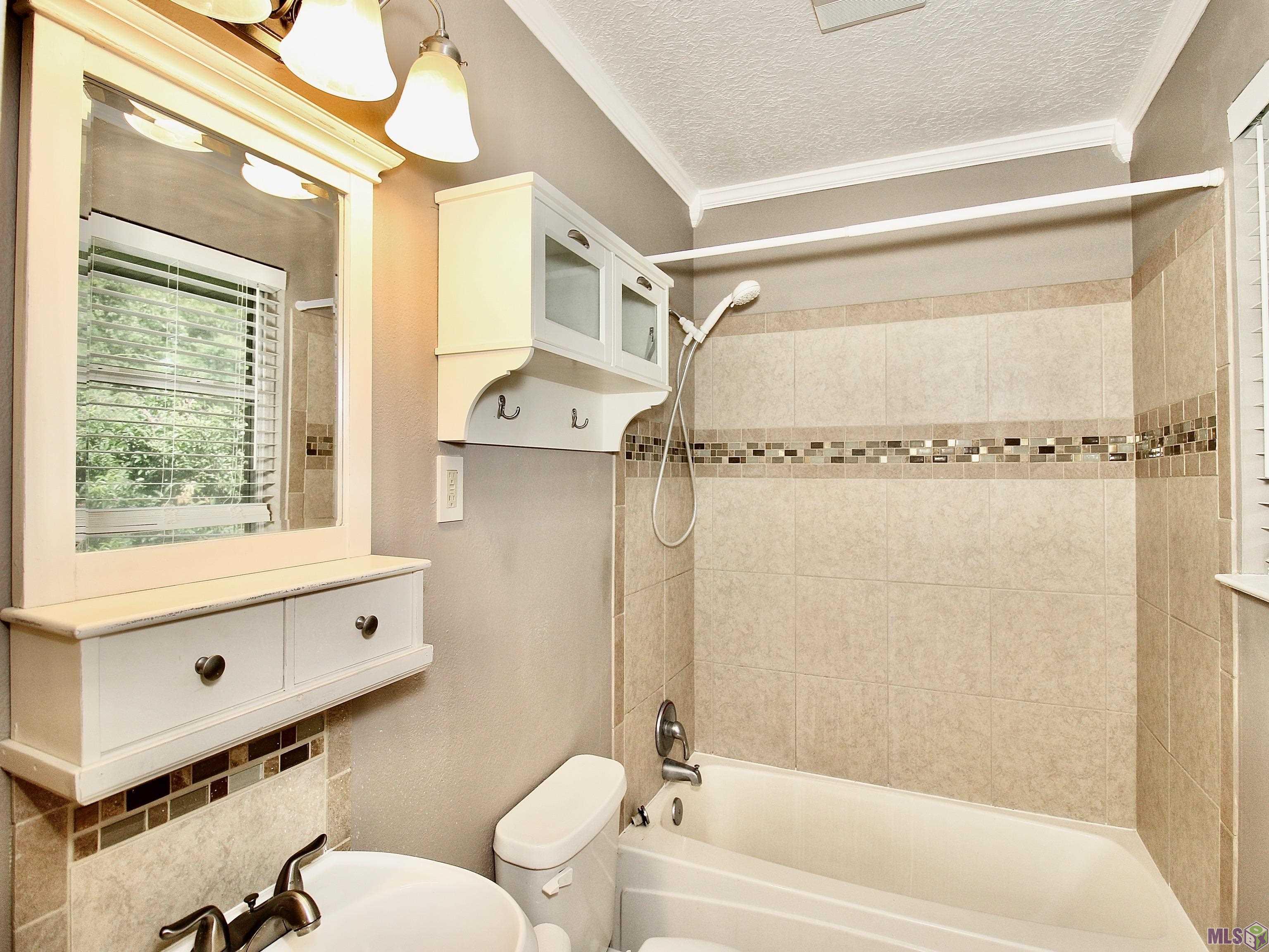 2466 Sweetleaf Street Baton Rouge, LA 70816 - Photo 3 of 20 Gallery Image 3