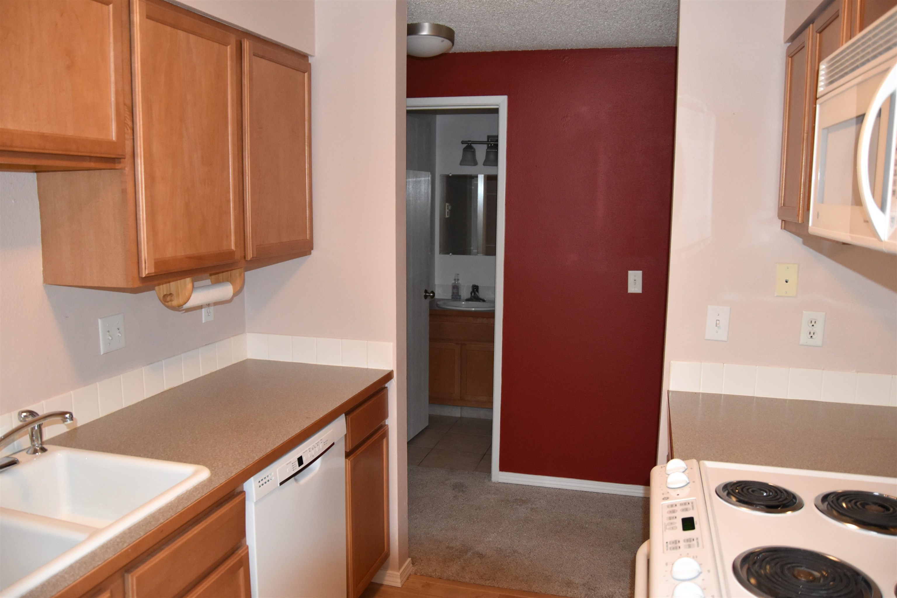 302 East Weile Avenue, Unit 1 Spokane, WA 99208 - Photo 11 of 38