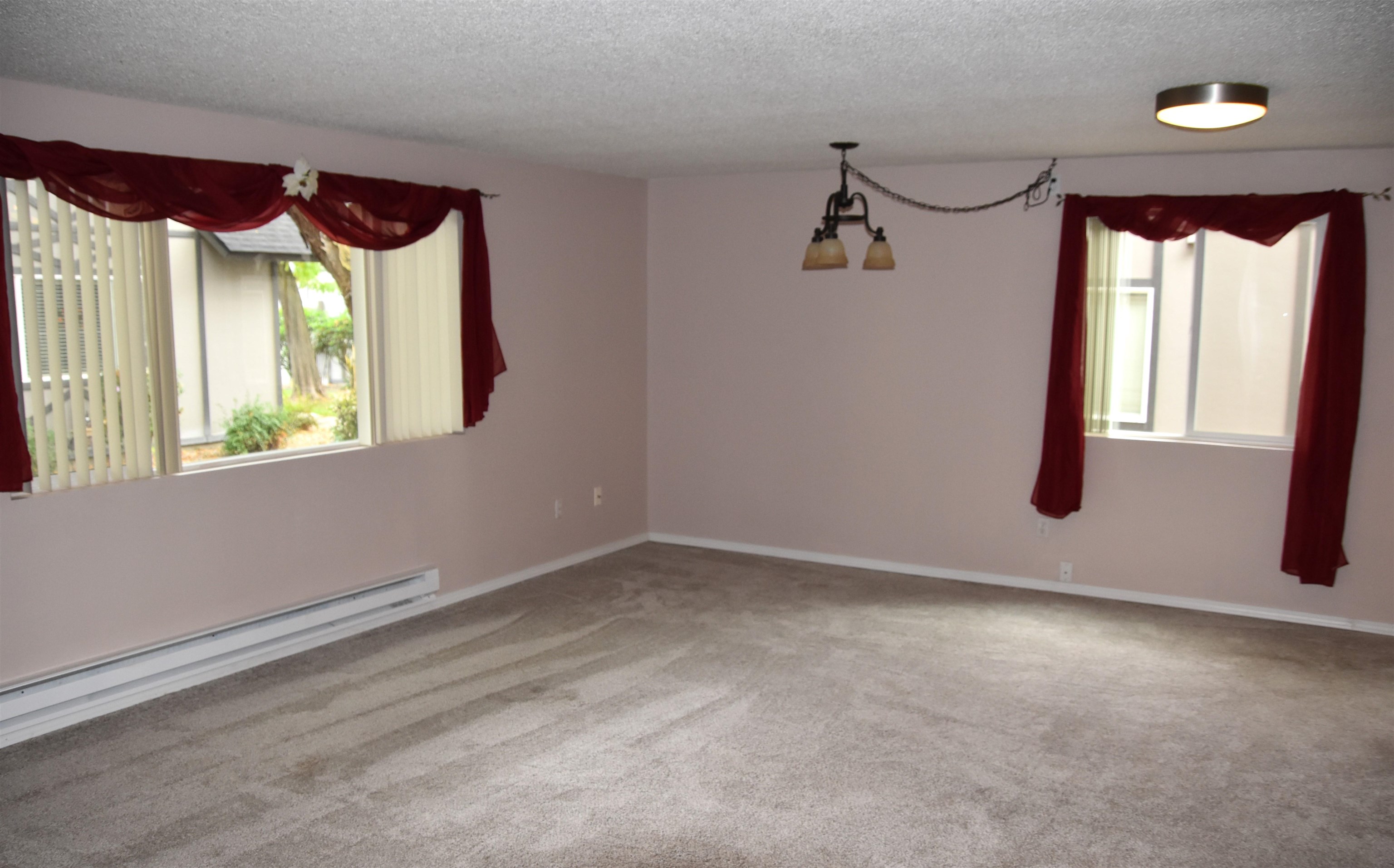 302 East Weile Avenue, Unit 1 Spokane, WA 99208 - Photo 4 of 38