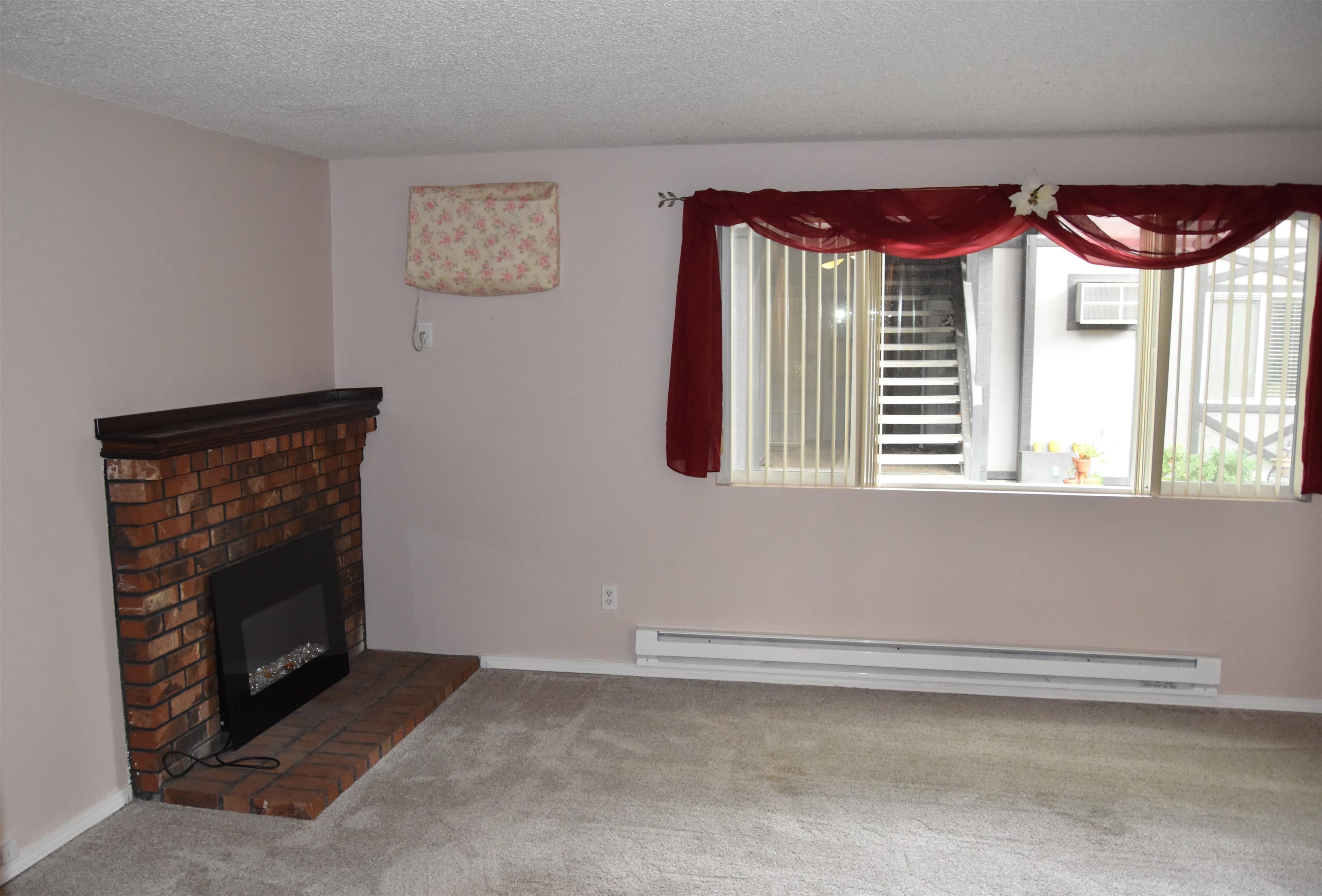 302 East Weile Avenue, Unit 1 Spokane, WA 99208 - Photo 5 of 38