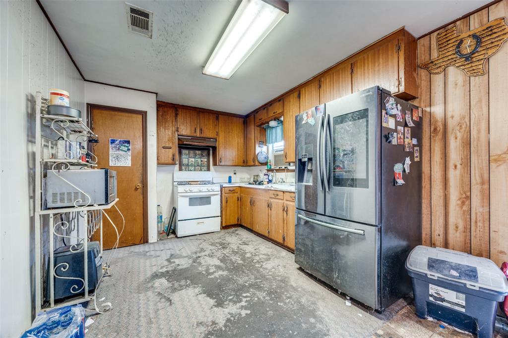 1800 South Center Street Denison, TX 75021 - Photo 8 of 25