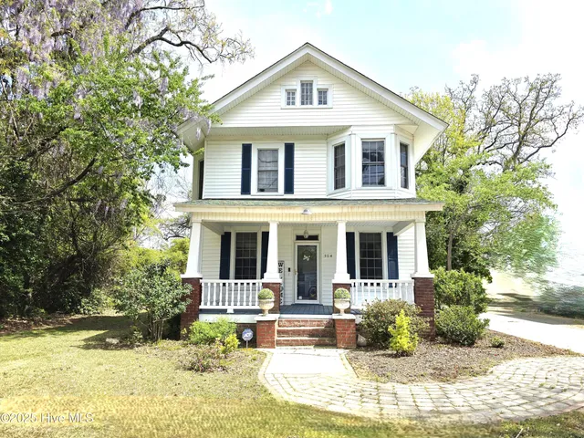 $185,000 | 304 North Railroad Street, Elm City, NC 27822