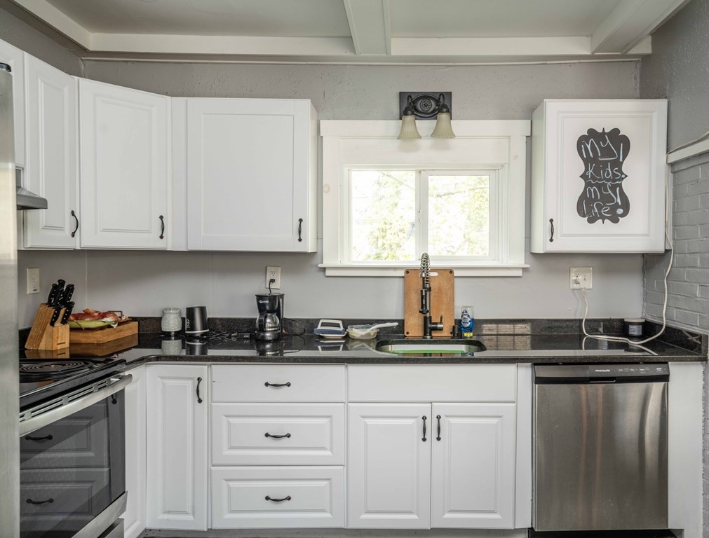 9 Spring Street Taunton, MA 02780 - Photo 3 of 42 Gallery Image 3