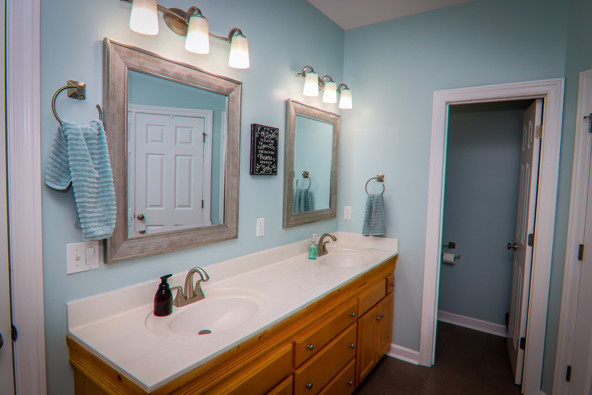 141 Hunters Ridge Drive Tullahoma, TN 37388 - Photo 33 of 49 a bathroom with a sink and a mirror