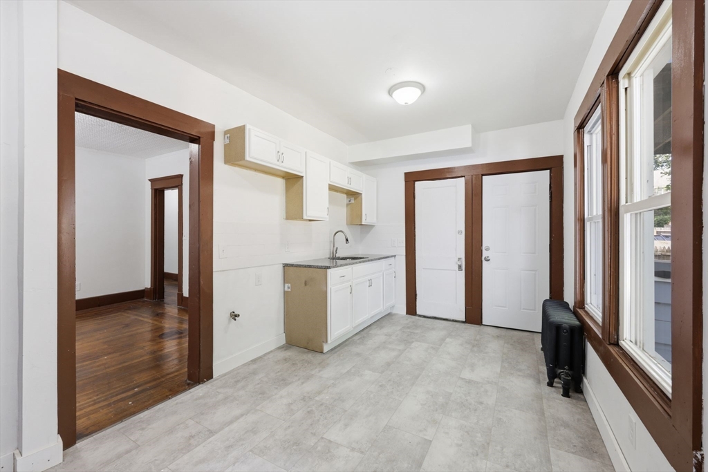 172-174 Euclid Avenue Springfield, MA 01108 - Photo 11 of 32