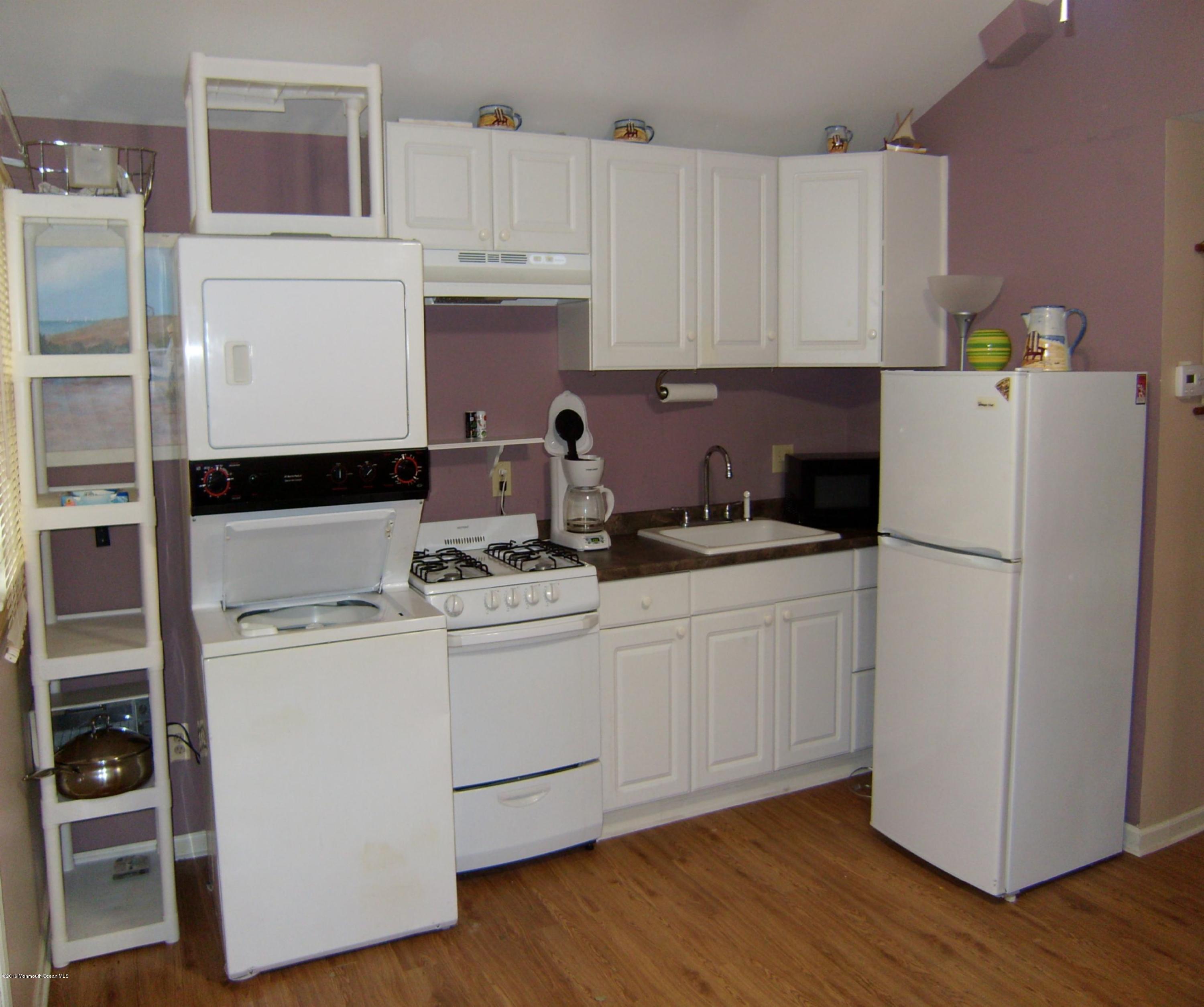 327 New Bedford Road, Unit COTTAGE Belmar, NJ 07719 - Photo 3 of 5 SL740456