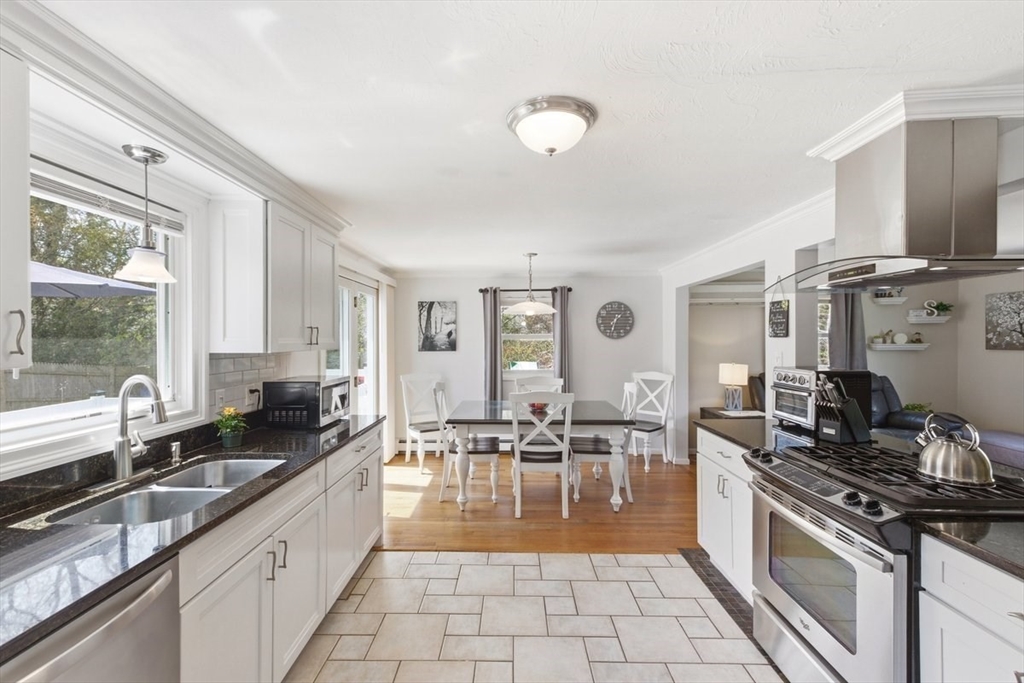 10 Albert Road Bourne, MA 02559 - Photo 6 of 40