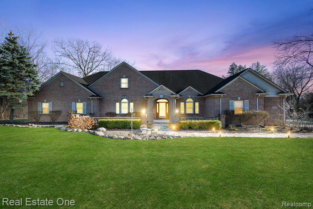 2173 Bonnie Brae Street Rochester Hills, MI 48309 - Photo 1 of 29